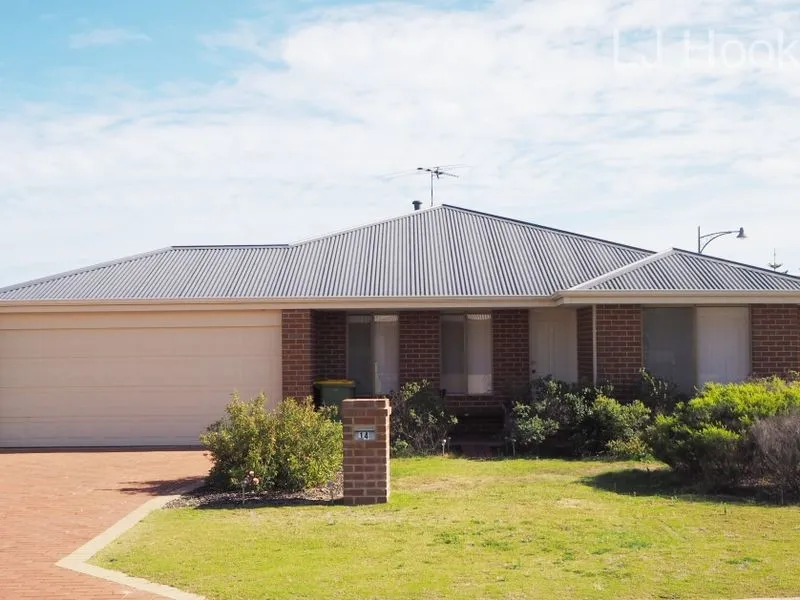 QUIET STREET NEAR PARK