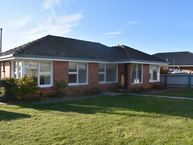 NEAT & TIDY, BRICK & TILE WITH SHED