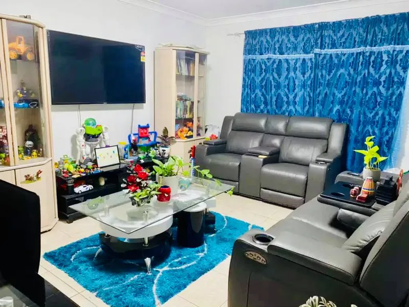 Spacious two bedroom Unit for rent in LAKEMBA!!