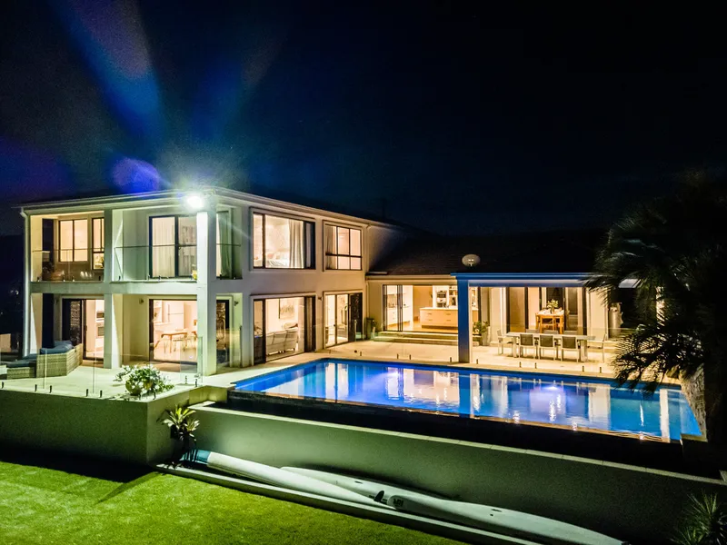 THE BURLEIGH DREAM - EFFORTLESS COMBINATION OF LUXURY & LIFESTYLE
