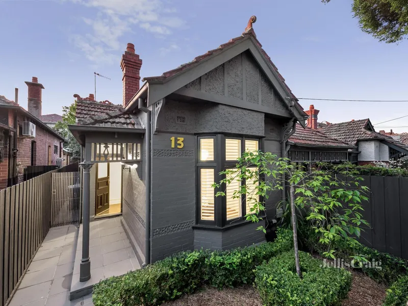 Period elegance, contemporary excellence