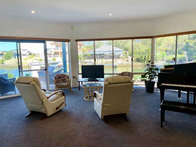 RARE OPPORTUNITY TO LIVE IN PORT MANDURAH