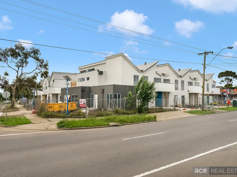 Triple Storey 4 Bedroom Townhouse!