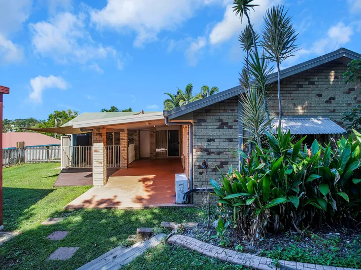 FANTASTIC LOCATION – FAMILY HOME WITH SHED!