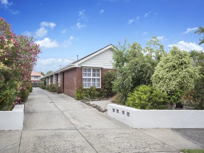 2 Bedroom Unit In A Terrific Location