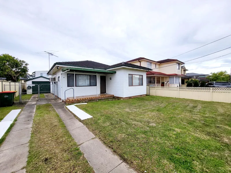 3 Bedroom Home in Prime Location!