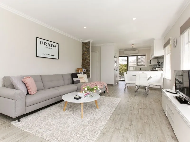 Light & Bright Apartment in Prime Location!