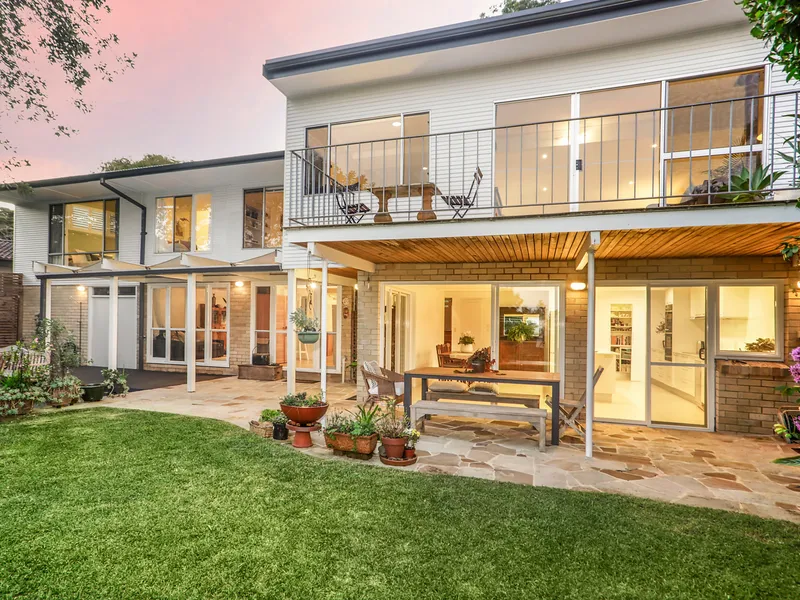 Flexible family home, cul-de-sac + ocean views