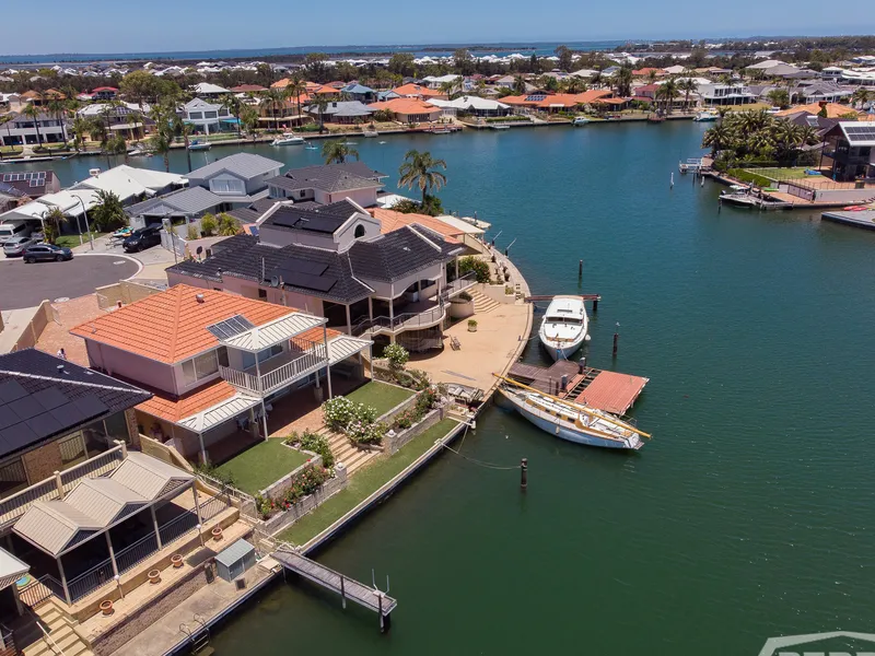 Perfectly Positioned, North Facing on the Water!