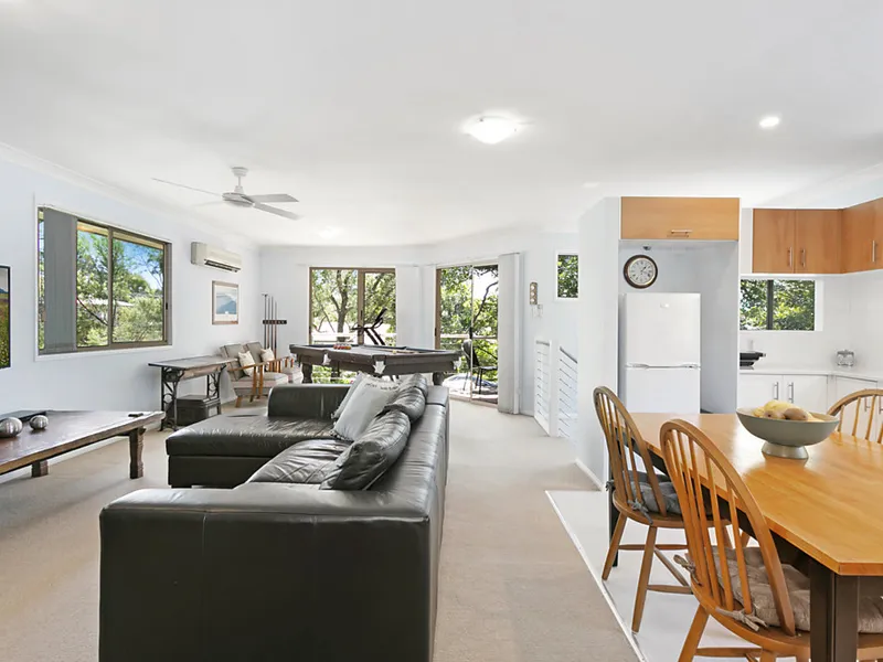 Modern Coastal Family Home with Dual Living