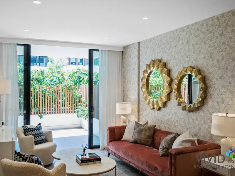 North-East facing Garden apartment located within only moments to PLC and train station