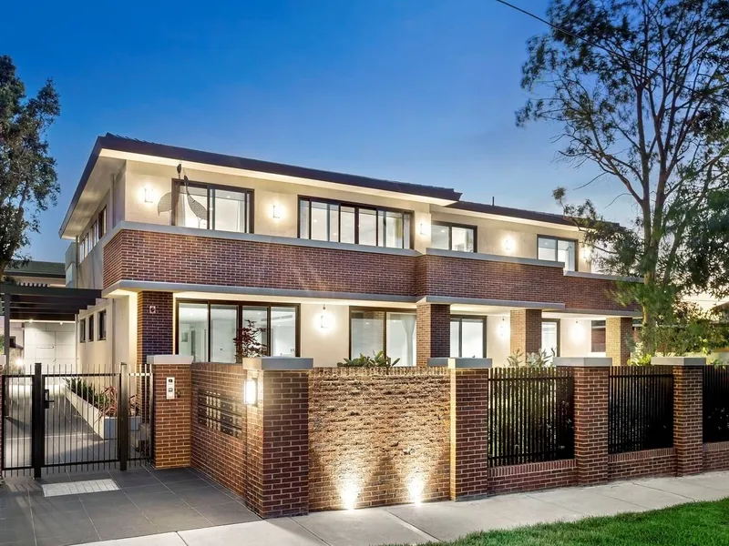BEAUTIFUL ELITE THREE BEDROOM EXECUTIVE HOME | HODGES CAULFIELD