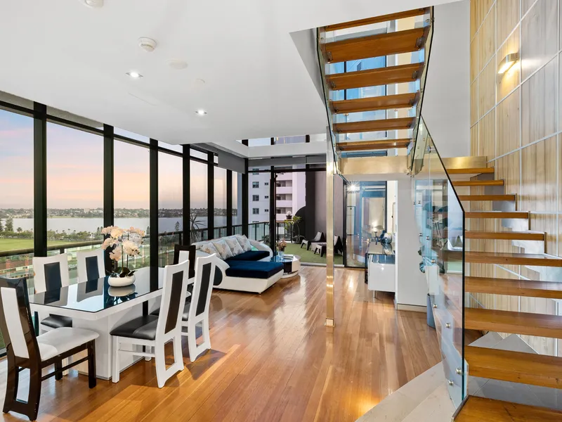 Experience Luxury Living: Stunning Multi-Level Penthouse with Spectacular Views