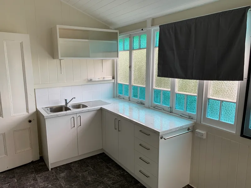 MODERN LIVING, CLOSE TO EVERYTHING! - AVAIL 5TH APRIL 2021