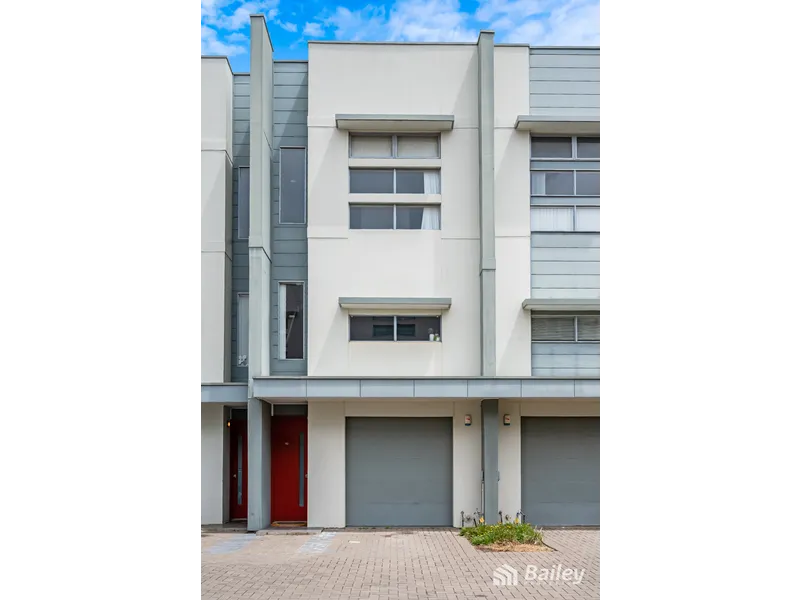 Cosmopolitan Living at it's Best!