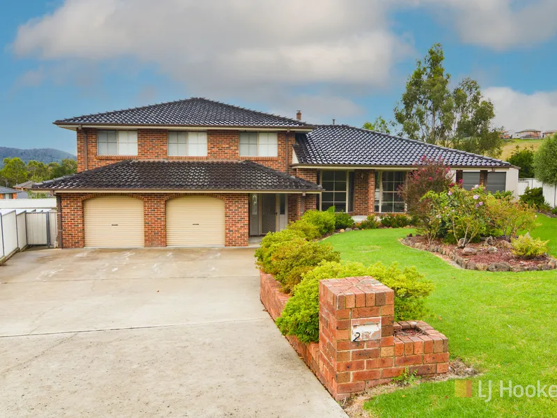 Stunning Lakeside Estate Gem