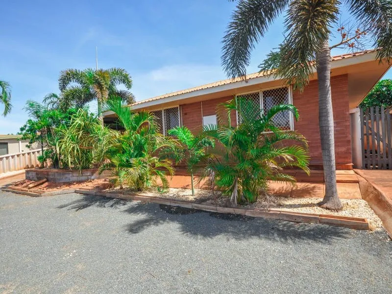 GREAT PORT HEDLAND LOCATION! Extra bedroom or study!