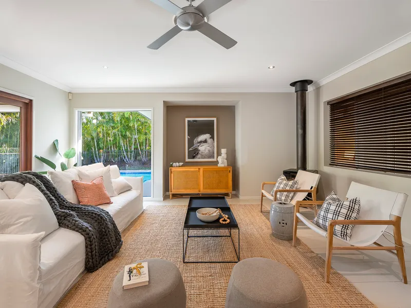 Family Home in Peaceful Estate Overlooking Bushland