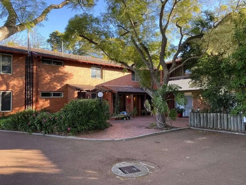 Furnished 3 Bedroom Spacious Unit