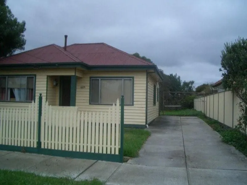 66 Erica Avenue, St Albans