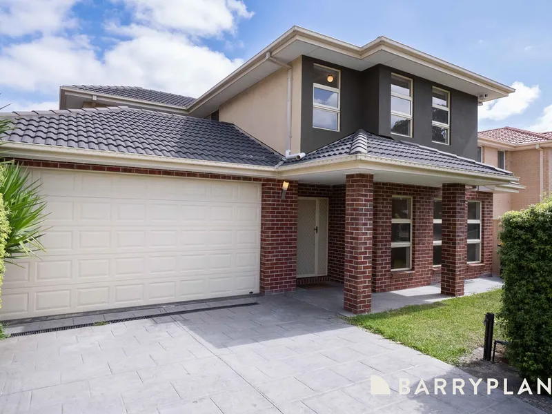 FAMILY LIVING - 5 BEDROOMS