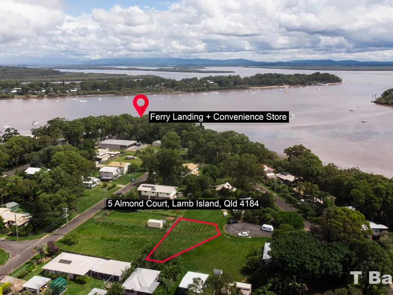 Clean Cut and Close to Ferry in Quiet Cul-De-Sac, Lamb Island