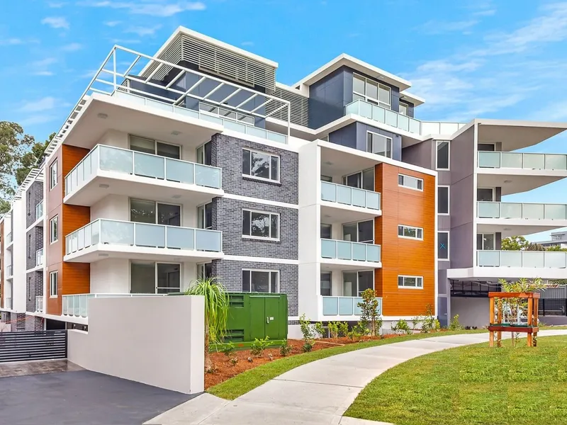 TWO-bed Apartment in the Prime Location of Epping   