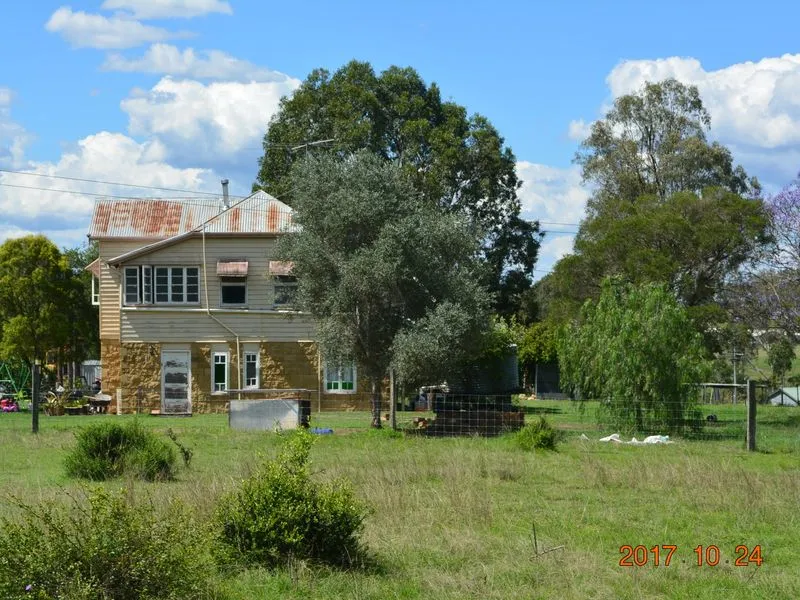 Home on 5.1 hectares in Hivesville