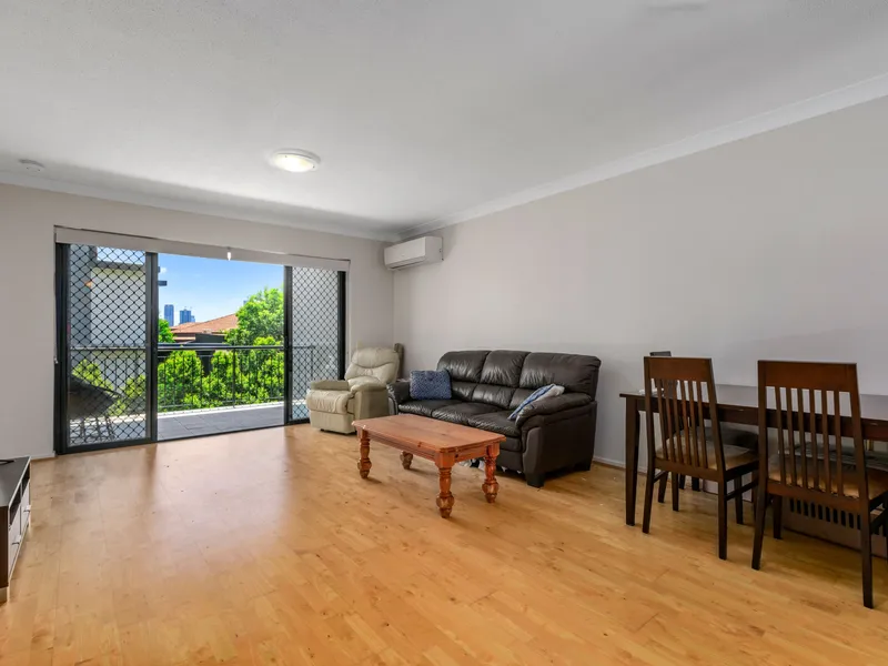 A PLACE TO WATCH MORE SUNSETS THAN NETFLIX!