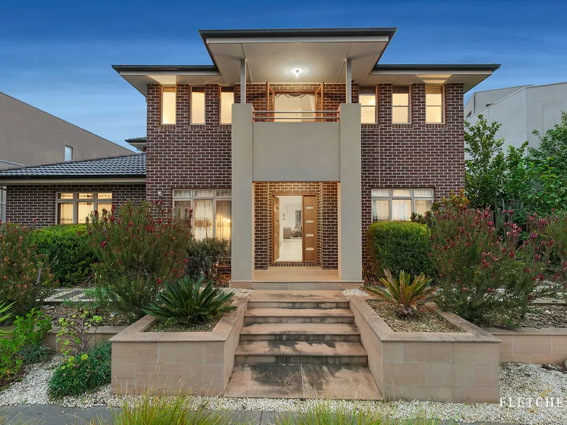 Stunning Mountain Views from a Prized Waverley Park Estate