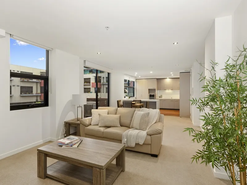 Light and bright east facing apartment in the heart of Brighton