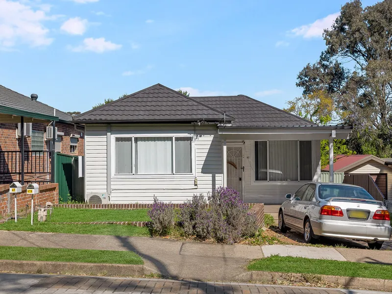 Renovated Home with Granny Flat in Tranquil Peakhurst Location