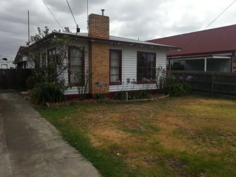 32 McLennan Street, Braybrook