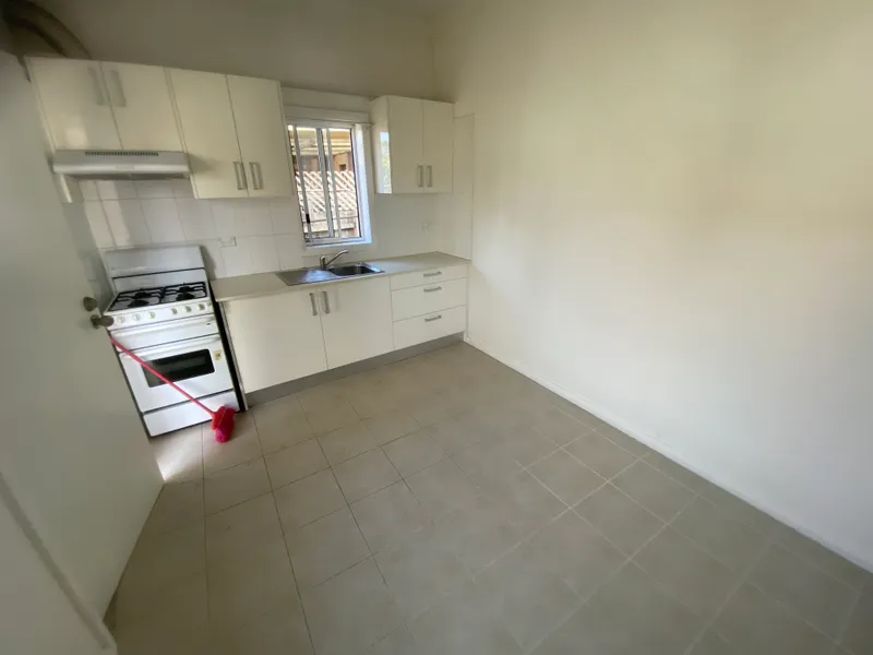 Studio 1 Bedroom For Lease