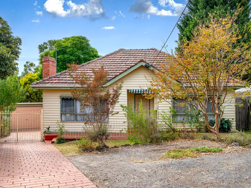Dream big with this outstanding classic on 684 sqm (approx.)