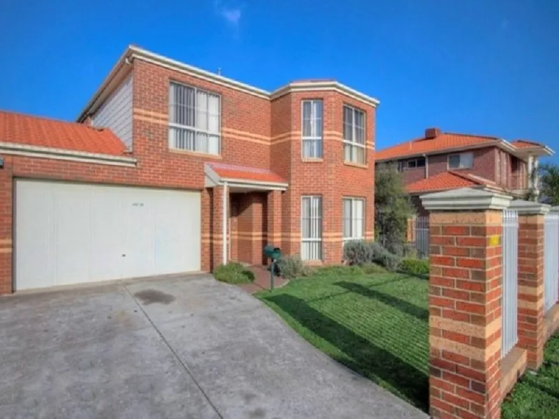 4 Bedroom Townhouse in Dandenong North