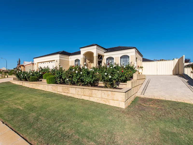 ELEGANT FAMILY LIVING IN THE HEART OF SETTLERS HILLS