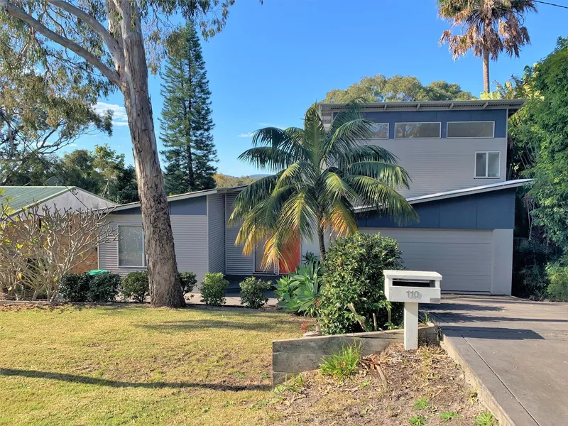 LIGHT & AIRY THREE BEDROOM SPLIT LEVEL HOME