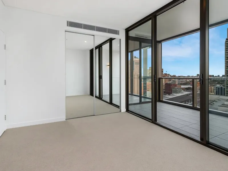 High level and the largest 1bedroom apartment with beautiful urban Views please contact Patty on 0402315096