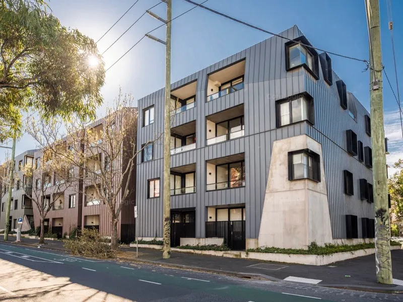 Perfectly located 1 bedroom in the heart of North Melbourne