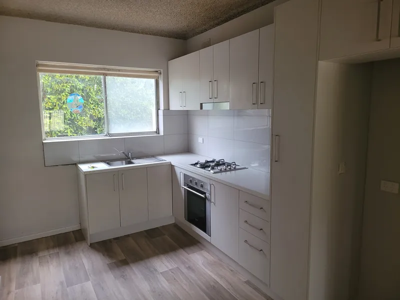 Quiet 2 bedroom unit next to the park