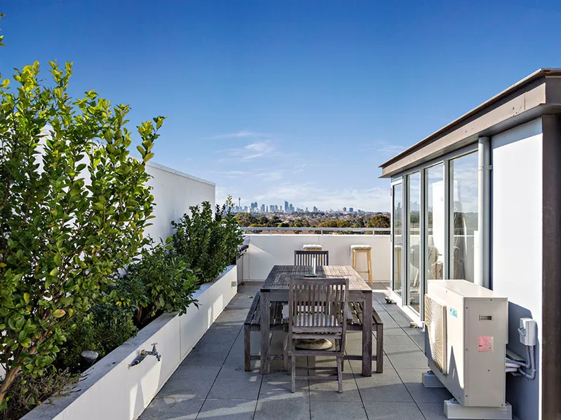 Designer terrace in 'Pendium' with Harbour & city views