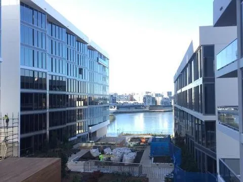 SIRIUS! 1 Bedroom Apt with study room!