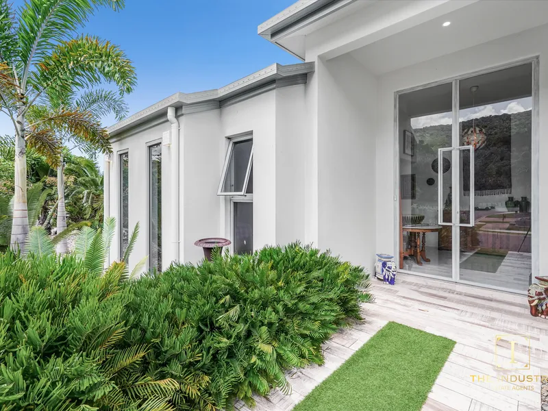 Executive Award Winning Ex Display Home