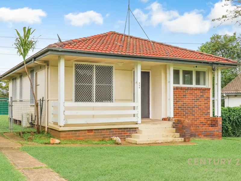 3 BEDROOM FAMILY HOME...MUST BE SOLD!!!