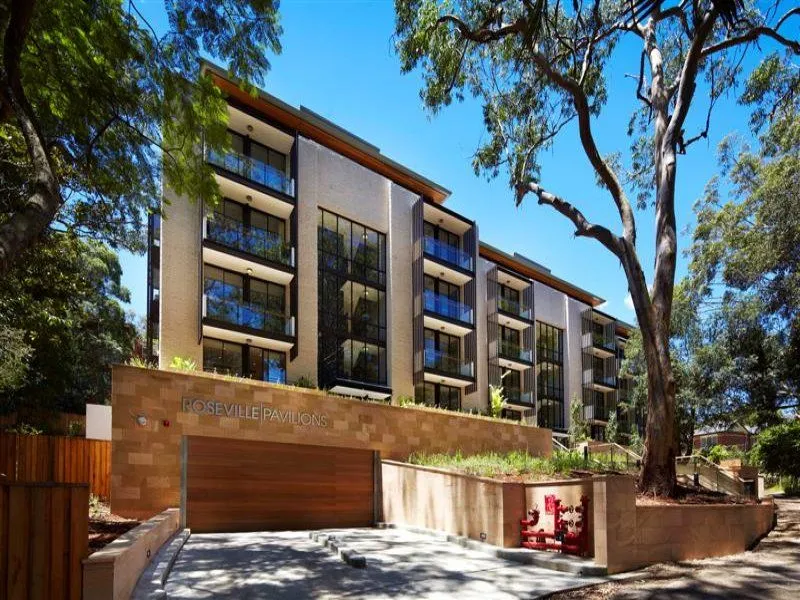 Stylish Executive Living in tranquil setting - oversized apartment plus parking & storage