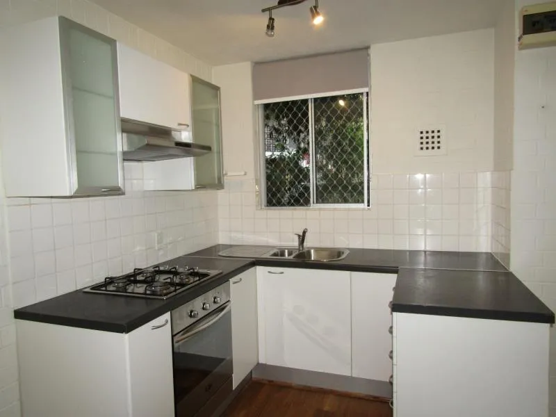 OVERLOOKING PARKLANDS