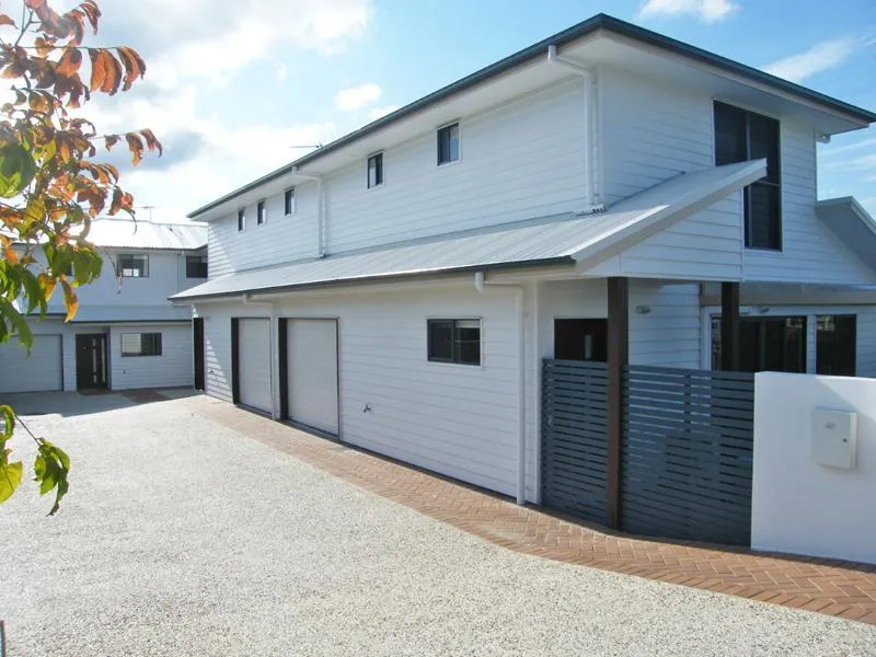 Stylish townhouse in central Chermside location.