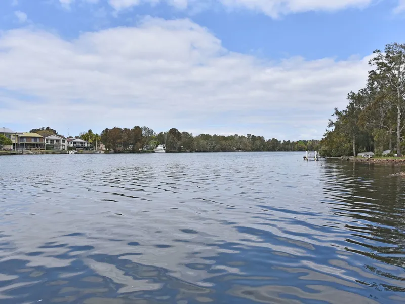 Waterfront Reserve 1353m2 Block