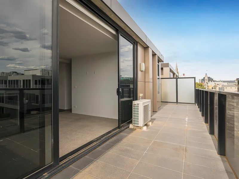 Top level apartment with city views!